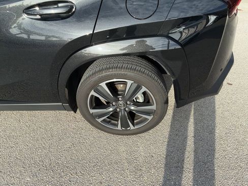Used 2025 Lexus UX 300h FWD image 12