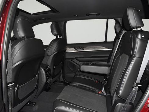 New 2026 Jeep Grand Cherokee L 4WD image 29