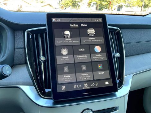 New 2026 Volvo XC90 B6 Ultra w/ Protection Package image 22