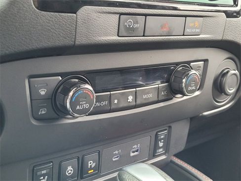 Used 2023 Nissan Frontier PRO-4X w/ Pro Convenience Package image 17