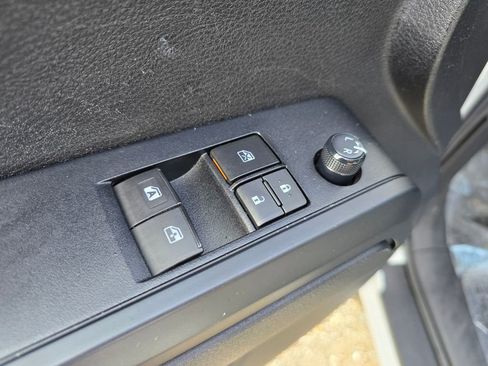 Used 2022 Toyota Tacoma SR image 16