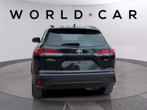 Used 2022 Toyota Corolla Cross XLE w/ Convenience Package image 4