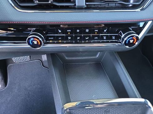 New 2025 Chevrolet Equinox RS image 35