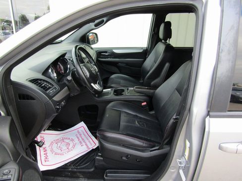 Used 2017 Dodge Grand Caravan GT image 24
