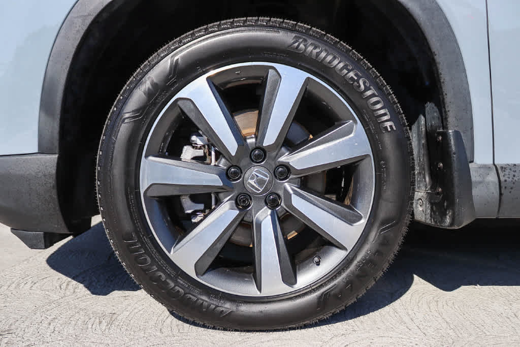 Used 2024 Honda Pilot Touring image 11