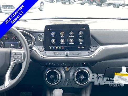 New 2025 Chevrolet Blazer LT w/ Convenience Package image 19