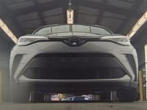 Used 2020 Toyota C-HR XLE image 2