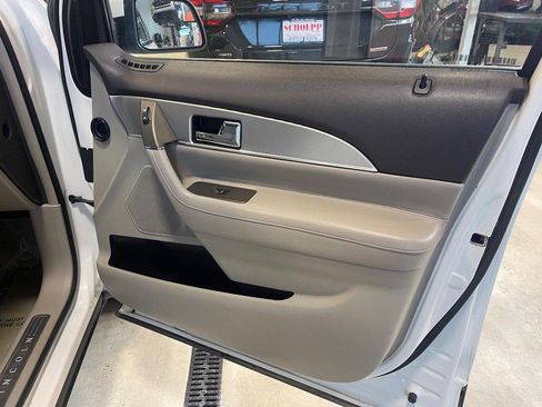 Used 2013 Lincoln MKX AWD image 10