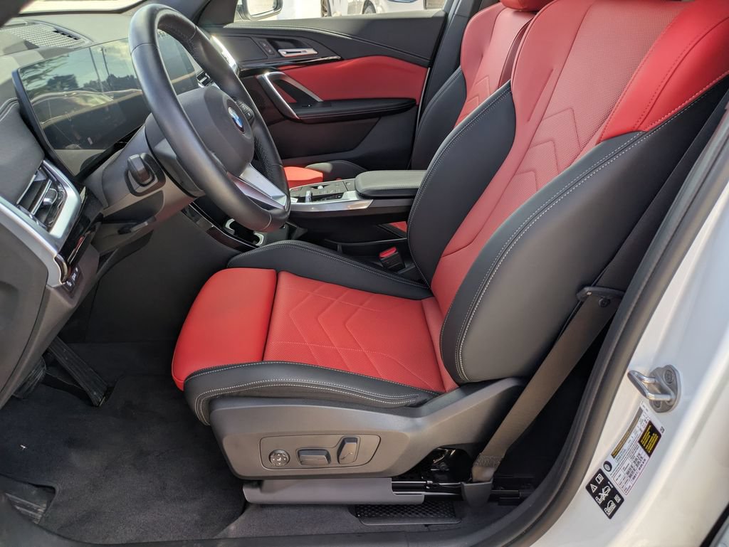 Used 2025 BMW X2 xDrive28i w/ Technology Package AWD/4WD image 11