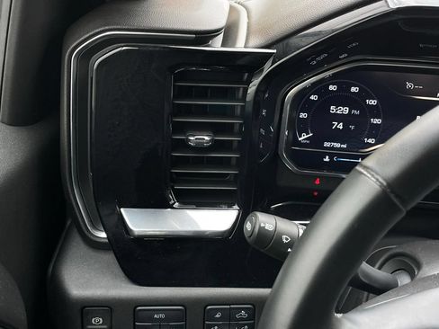 Used 2025 GMC Sierra 1500 SLT AWD/4WD image 14