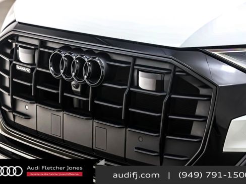 Used 2023 Audi Q8 Prestige w/ Prestige Package image 12