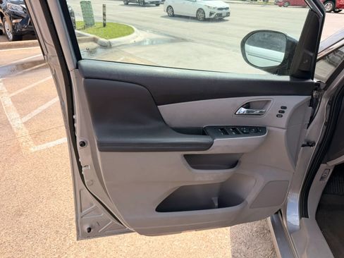 Used 2016 Honda Odyssey Touring image 8