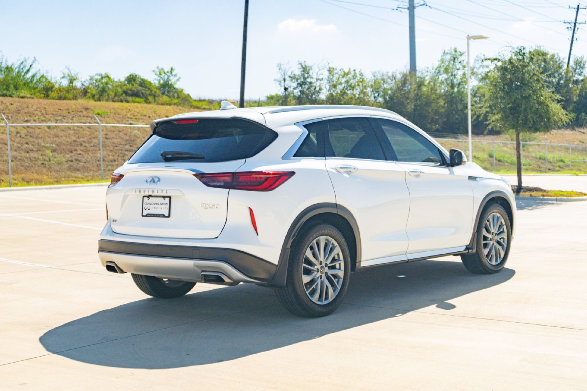 Certified 2025 INFINITI QX50 Luxe AWD/4WD image 5