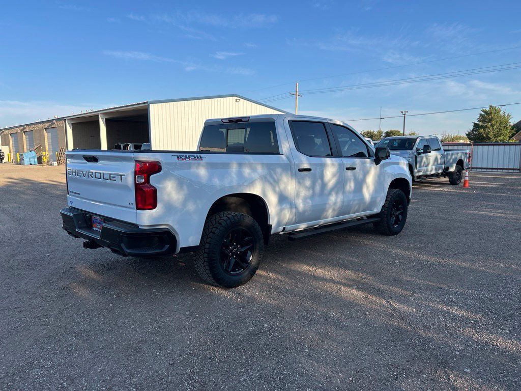 Used 2025 Chevrolet Silverado 1500 LT Trail Boss w/ Convenience Package II AWD/4WD image 7