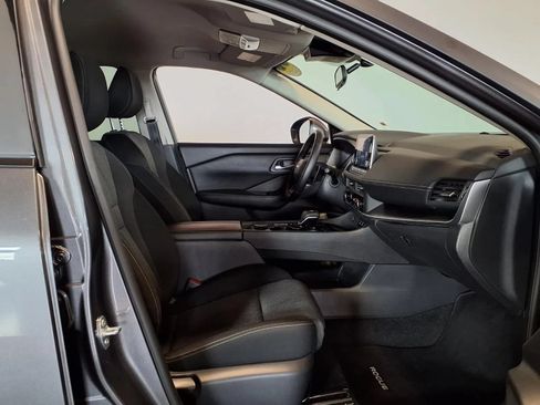 Used 2025 Nissan Rogue SV AWD/4WD image 13