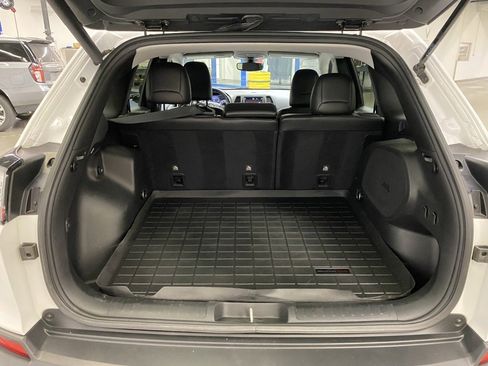 Used 2019 Jeep Cherokee Trailhawk image 15