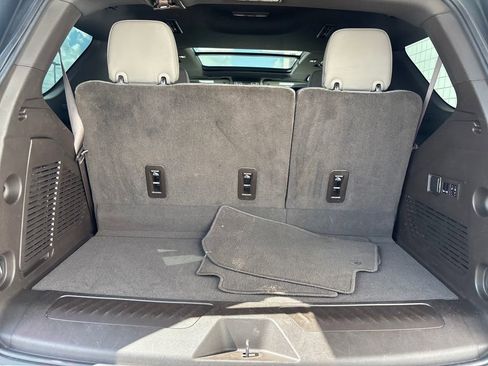 Used 2021 GMC Yukon SLT w/ SLT Luxury Plus Package image 32