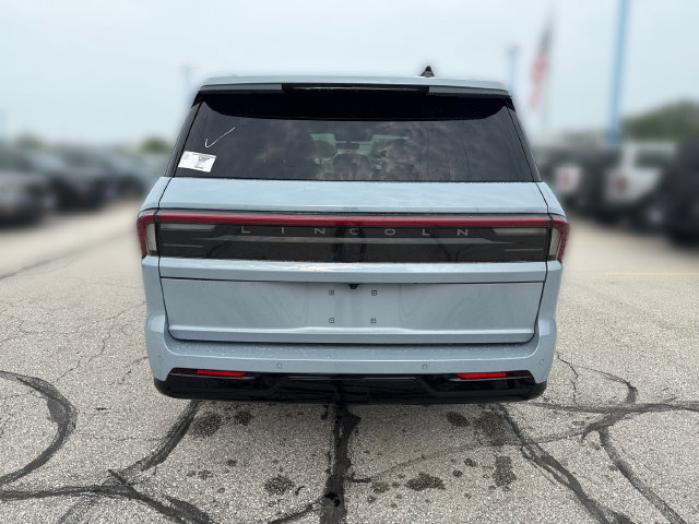 New 2027 Lincoln Navigator Reserve w/ Jet Appearance Package AWD/4WD image 6
