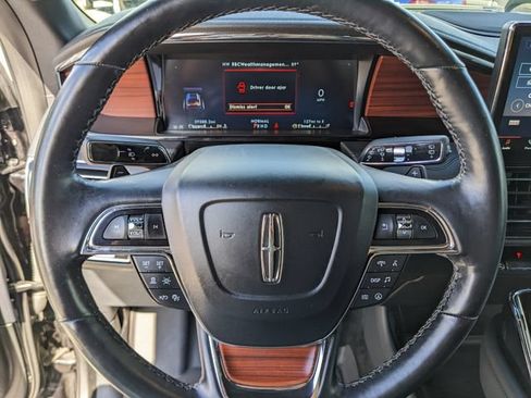 Used 2023 Lincoln Navigator 4WD image 34