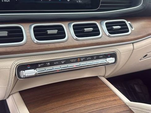 Used 2023 Mercedes-Benz GLS 450 4MATIC image 36