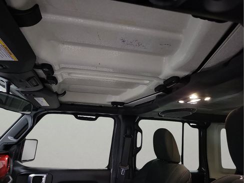 Used 2021 Jeep Wrangler Unlimited Sport image 13