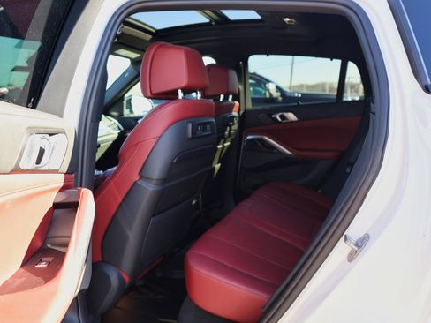 Used 2021 BMW X6 M50i w/ Executive Package image 11