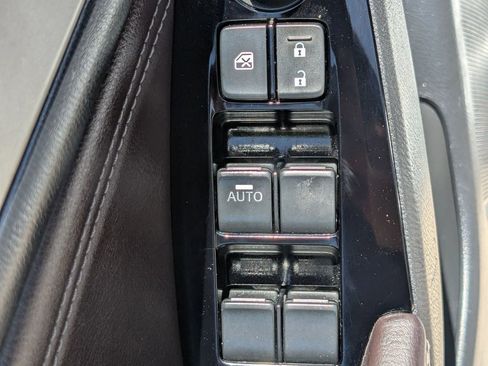Used 2018 MAZDA MAZDA3 Touring FWD image 16