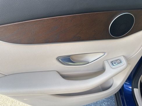 Used 2020 Mercedes-Benz GLC 300 4MATIC image 13