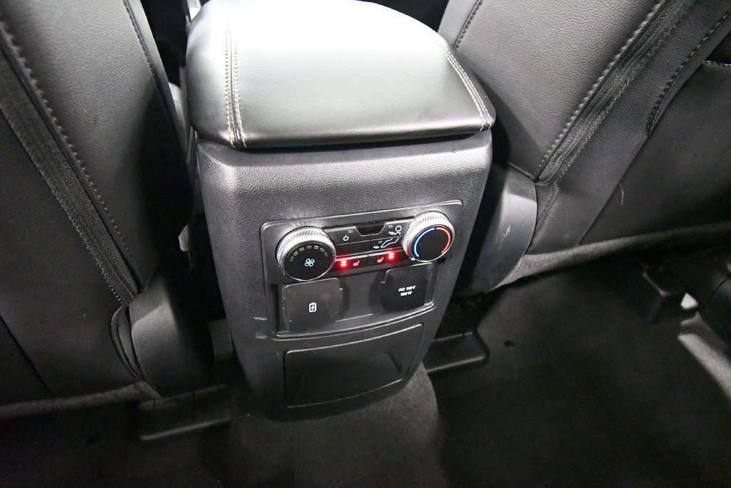 Used 2022 Ford Explorer Limited w/ Equipment Group 301A AWD/4WD image 17