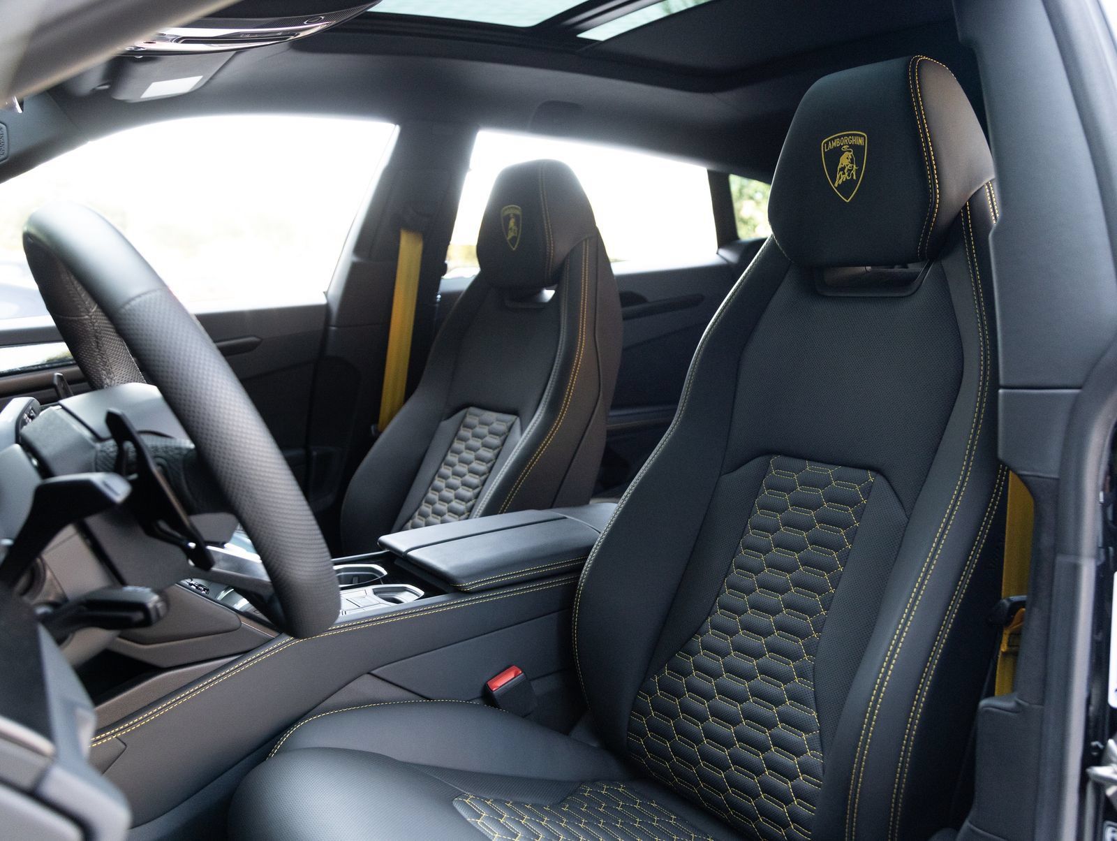Used 2024 Lamborghini Urus S AWD/4WD image 5