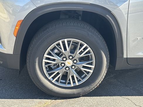 New 2025 Chevrolet Traverse LT w/ Driver Confidence Package image 12