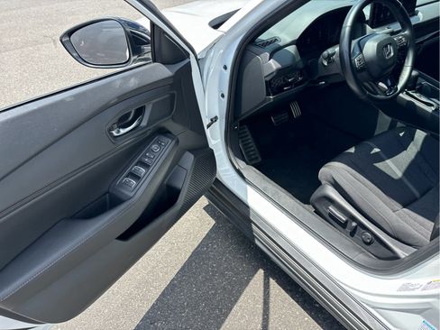 Used 2024 Honda Accord Sport image 7