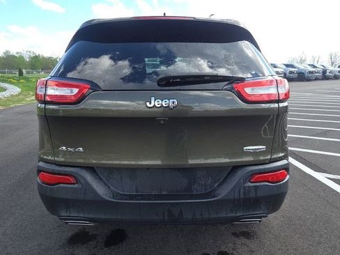 Used 2015 Jeep Cherokee Latitude w/ Cold Weather Group image 9