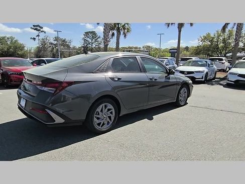 Used 2024 Hyundai Elantra SEL FWD image 27