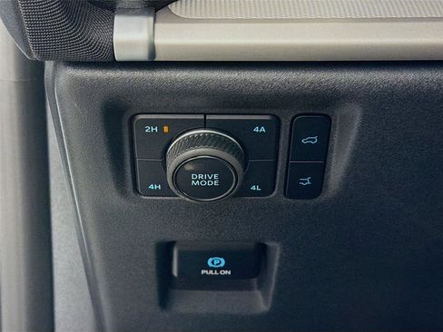 Used 2025 Ford Expedition Active AWD/4WD image 10