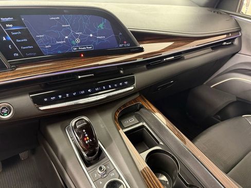 Used 2022 Cadillac Escalade Premium Luxury w/ LPO, Radiant Package AWD/4WD image 32