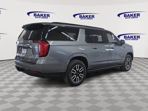 Used 2021 GMC Yukon XL AT4 w/ AT4 Premium Plus Package AWD/4WD image 5