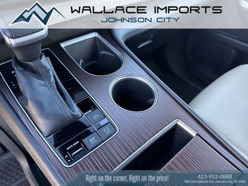 Used 2021 Toyota Sienna XLE w/ XLE Plus Package image 19