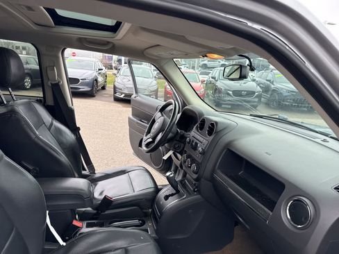 Used 2016 Jeep Patriot High Altitude image 26