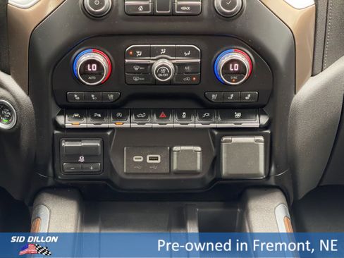 Used 2021 Chevrolet Silverado 1500 High Country w/ Technology Package image 12