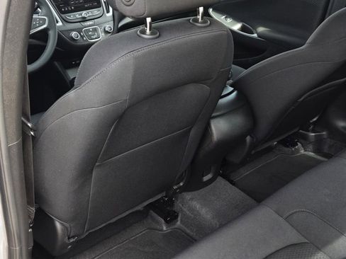 Used 2025 Chevrolet Malibu RS image 27