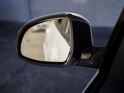 Used 2025 BMW X5 xDrive50e w/ M Sport Package image 32