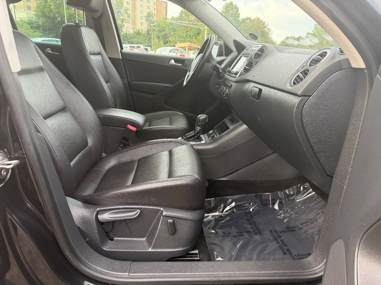 Used 2017 Volkswagen Tiguan Wolfsburg Edition AWD/4WD image 15