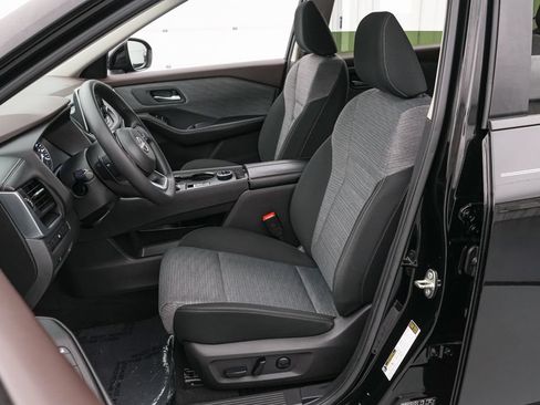 Used 2023 Nissan Rogue SV AWD/4WD image 11