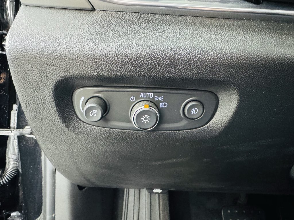 Used 2020 Chevrolet Traverse LT FWD image 6