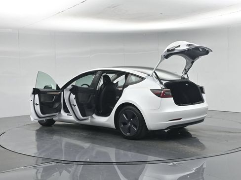 Used 2022 Tesla Model 3 Long Range AWD/4WD image 30
