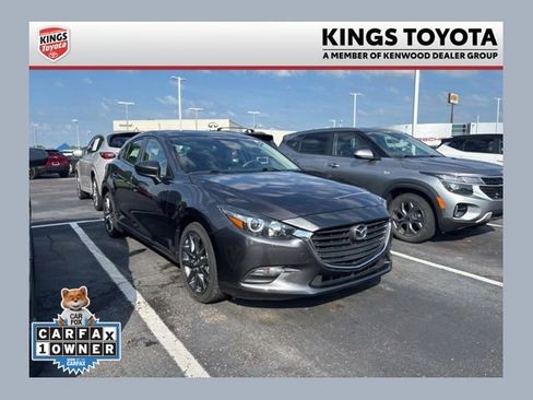 Used 2018 MAZDA MAZDA3 Touring FWD image 1