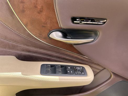 Used 2019 Lexus LS 500 w/ Accessory Package (Z2) RWD image 15