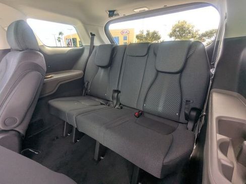New 2027 Kia Carnival LX FWD image 14