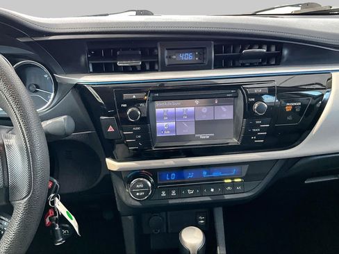 Used 2016 Toyota Corolla LE FWD image 7